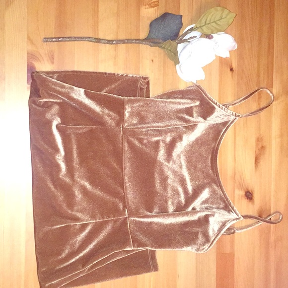 Gold strappy dress - Picture 2 of 6